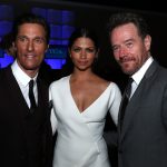 Matthew McConaughey con Camila Alves e Bryan Cranston