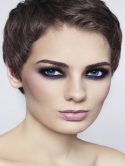 Smokey eyes colorati: tendenze trucco p/e 2015