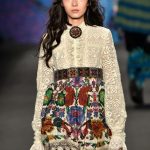 Anna Sui abito ricamato con gonna ampia