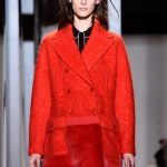John Galliano giacca doppiopetto rossa con tessuti in contrasto