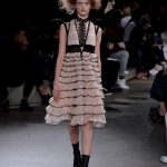 Alexander McQueen abito rosa cipria con balze