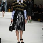 Miu Miu gonna a pieghe in pelle nera