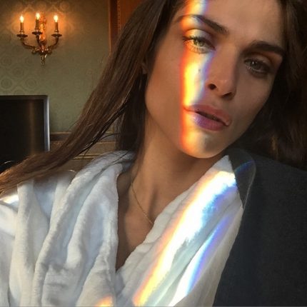L’attrice Elisa Sednaoui madrina alla Mostra di Venezia