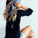I segni più evidenti di capelli danneggiati sono solitamente la fragilità, la secchezza, le doppie punte e anche l’opacità.