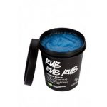 Atollo 13 di LUSH è lo scrub perfetto e delicato adatto a tutti.