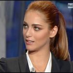 Miriam Leone sfoggia una coda di cavallo