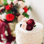 cake topper color marsala con fiori