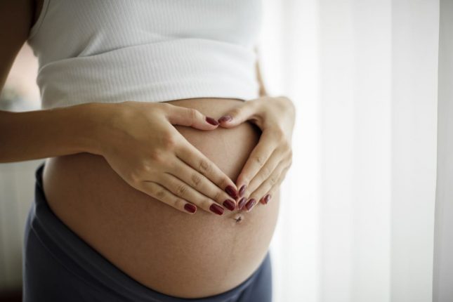 Incinta ma troppo magra, il web si divide