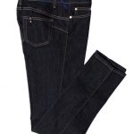 Denim stretch modello Bottom Up, versatile e confortevole, con vestibilità slim leg e lavaggio scuro. Prezzo speciale 89 €