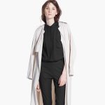 Mango, stile determinato e professionale con pantalone a sigaretta e trench