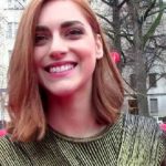 Miriam Leone trucco naturale e long bob con riflessi rosso rame
