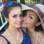 Foto Nina Dobrev con Kat Graham