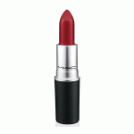 Oppure il rossetto rosso per eccellenza con effetto velluto: il famosissimo Ruby Woo di Mac