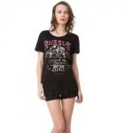 T-shirt nera con stampa sul davanti