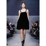 Kendall Jenner sfila sul catwalk