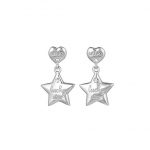 925 Collection _ Dolci messaggi, piccole icone piene di affetto e amore, preziosi amuleti in Silver 925 da indossare ogni giorno. Decorati da piccoli cristalli bianchi, si presentano versatili all’ universo femminile. Ciondoli dai movimenti morbidi, pensati, per accompagnare armoniosamente, una vita dinamica, esaltando i continui up and down di ogni giorno.