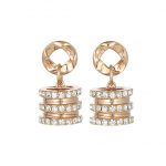 Dolceamara_ orecchini La dualità di uno spirito libero, intenso e misterioso. Per una donna sempre in movimento, una collezione dal gusto essenziale. Le catene sono sempre protagoniste ma con nuovi dettagli esclusivi e linee più morbide. Parla di uno stile di vita dinamico, per la donna contemporanea che vuole sempre sentirsi femminile.
