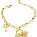 Destini _ bracciale Sottolinea l’anima romantica di una donna, magiche atmosfere e sentimenti sinceri. Preziose creazioni dalle forme morbide, luminosi e delicati dettagli. Una collezione dai messaggi significativi, un chiaro omaggio, alla fedeltà e all’amore.