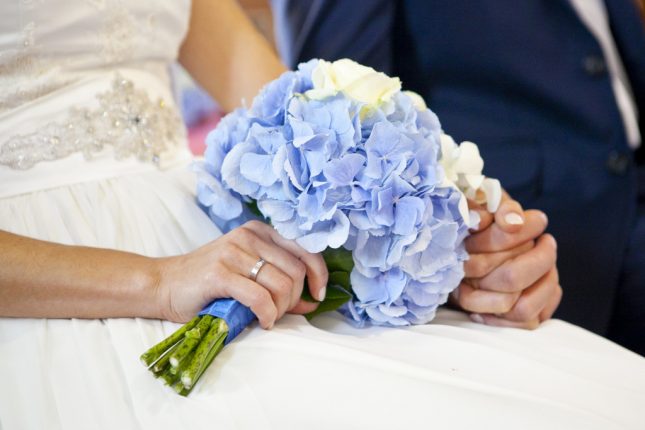 bouquet da sposa con ortensie bianche e azzurre