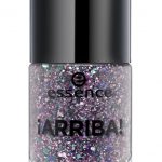 Il top coat 01 si compone di glitter che vanno dal verde al viola.