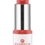 essence nauti girl – rossetto labbra lunga durata Disponibile nelle versioni: #01 miss navy Prezzo: 2,89€*.