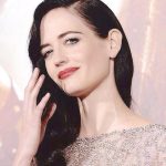 Eva Green abito con dettagli shining e mak up nude
