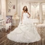 Nicole spose collezione 2016 modello con corpetto in pizzo bianco