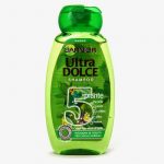 Uno shampoo da supermercato per capelli normali in grado di lavare bene senza ungere è l'Ultra Dolce 5 piante di Garnièr.