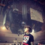 Fedez durante le prove di un recente concerto