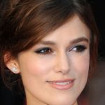 Copia l'hairstyle di Keira Knightley, look bon ton d'ispirazione anni '50