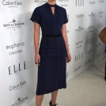 Se non nero, blu altro colore scuro per il look elegante di Lena