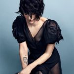 Total black con trasparenze
