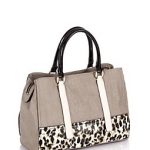 Guess. Jizelle Girlfriend Satchel Bag. La stampa leopardata e quella cocco creano piacevoli contrasti.