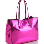 Guess. Glass tote bag, con i suoi colori sgargianti è perfetta per l'estate.