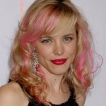 Sfumature ficsia anche per Rachel McAdams