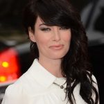 La base di Lena Headey è sempre molto naturale