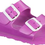 Arizona, la pianella sportiva, garantisce al piede un sostegno ideale. Perfettamente aerata, assicura al piede il massimo comfort. Il modello è disponibile con tomaia in Birko Flor, pelle in diversi colori. Ci sono anche varianti realizzate interamente in microfibra, senza l’impiego di prodotti di origine animale, nel pieno rispetto dei canoni vegan