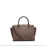 Michael Kors borsa Selma medium in pelle saffiano e borchie