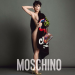 Vestita ma anche svestita Moschino grazie allo styling di Carlyne Cerf De Dudzeele