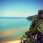 Una vista della costa sarda dove si svolge questa edizione