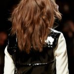 Styling onde morbide "beach waves" di Moroccanoil