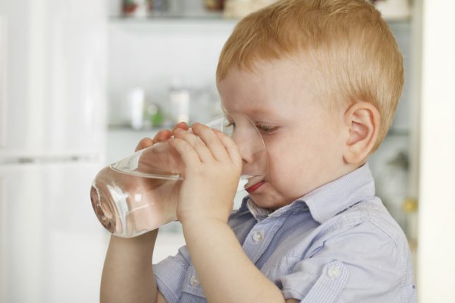 cosnigli per far bere i bambini in estate