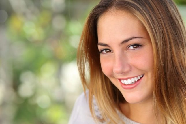Sbiancamento denti: come funziona e cosa bisogna sapere