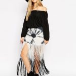Minigonna con stampa tie-dye e frange sfumate festival chic Asos