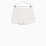 Short crochet con volant Mango