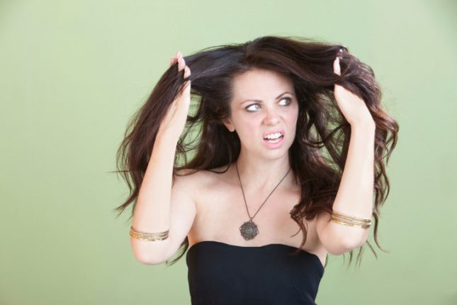 Capelli crespi dopo le vacanze? I migliori prodotti per rimetterli in sesto