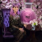 Katy Perry va pazza per i capelli colorati, non poteva non provare anche il rosa!