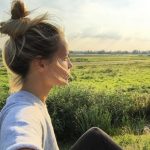 Chignon sbarazzino per un pomeriggio in meditazione