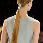 Coda di cavallo morbida per i capelli più lunghi