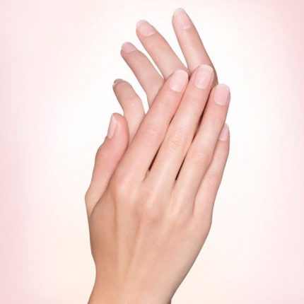 Manicure con smalto ad effetto bb Cream - crediti orly